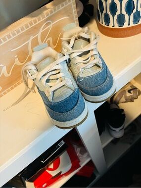 Jordan Kids Denim Blue and White Low-Top Sneakers